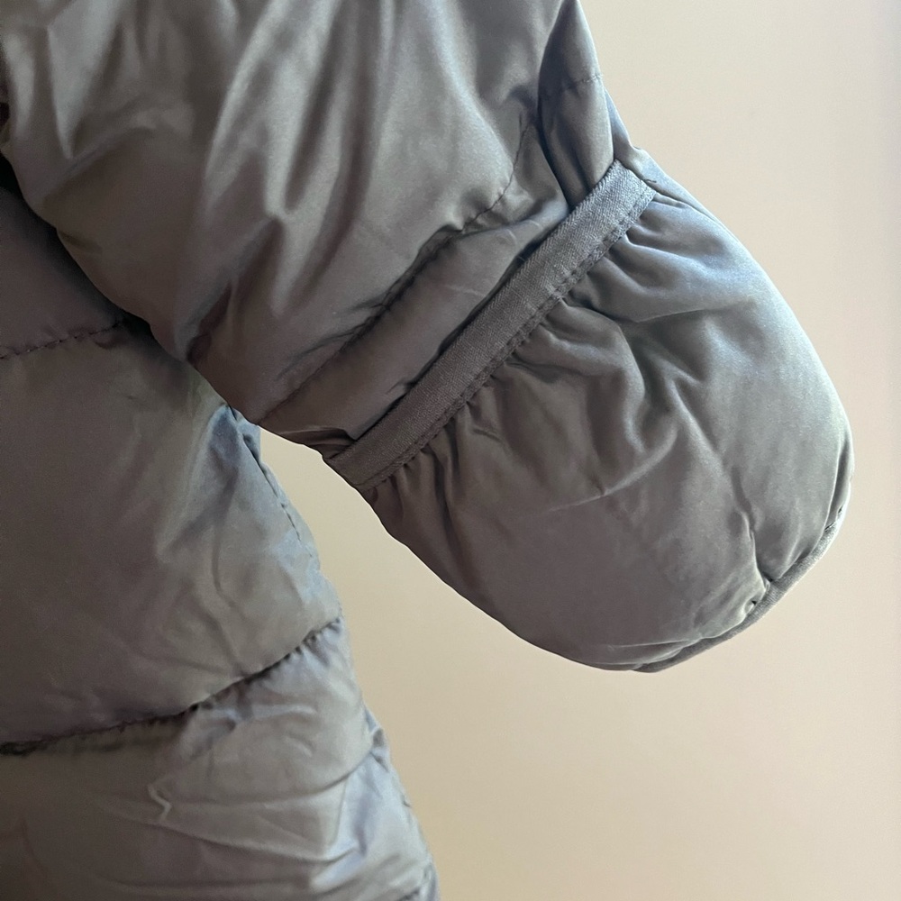GAP Charcoal Hooded Puffer Jacket - Picture 5 of 7